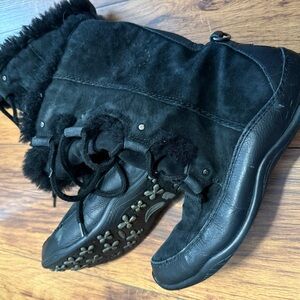 The North Face Black Winter Boots with Fur Trim